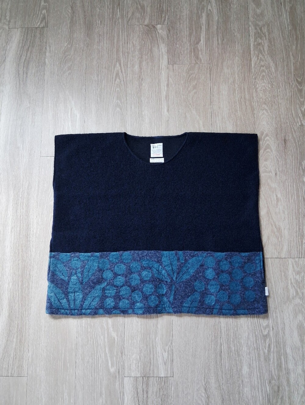 Sou Sou Kyoto Japan Italian Wool Blend Square Top Vest Black Blue Floral